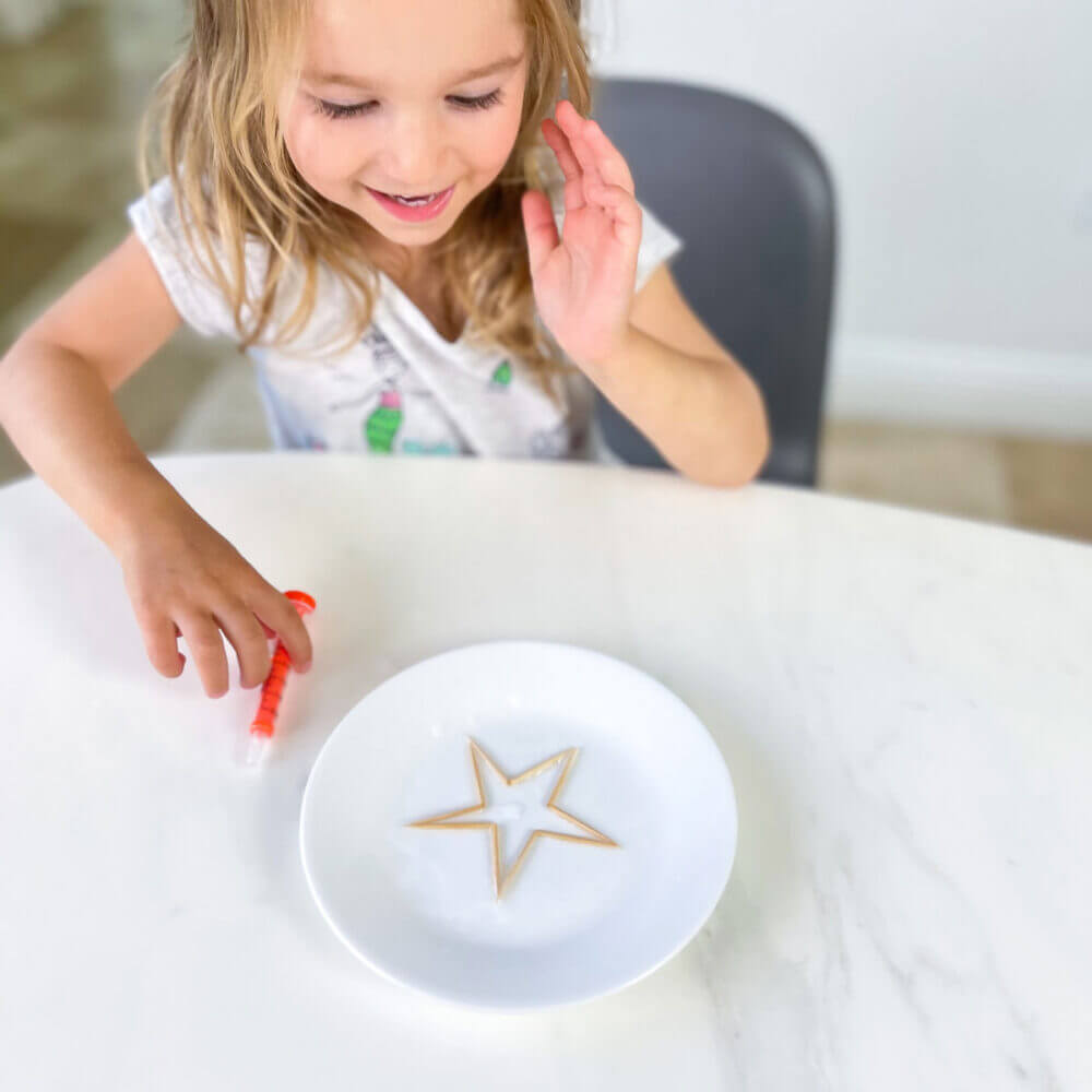 Toothpick Star Experiment - Magic with Water! – 7 Days of Play